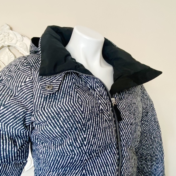 Marmot | Women's Black/White Down Snowboard/Ski Hooded Puffer Jacket | Size: S - Picture 3 of 16